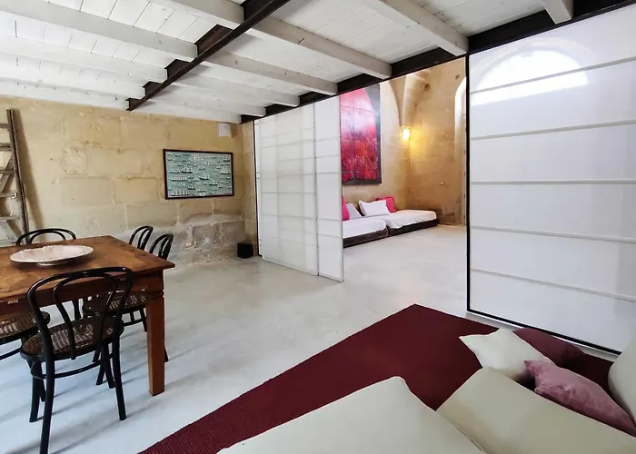 Oikia Vacanze Design Loft بيت ضيافة *